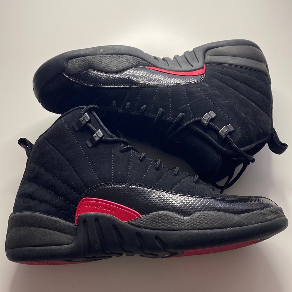 Jordan 12’s rush pink size 8.